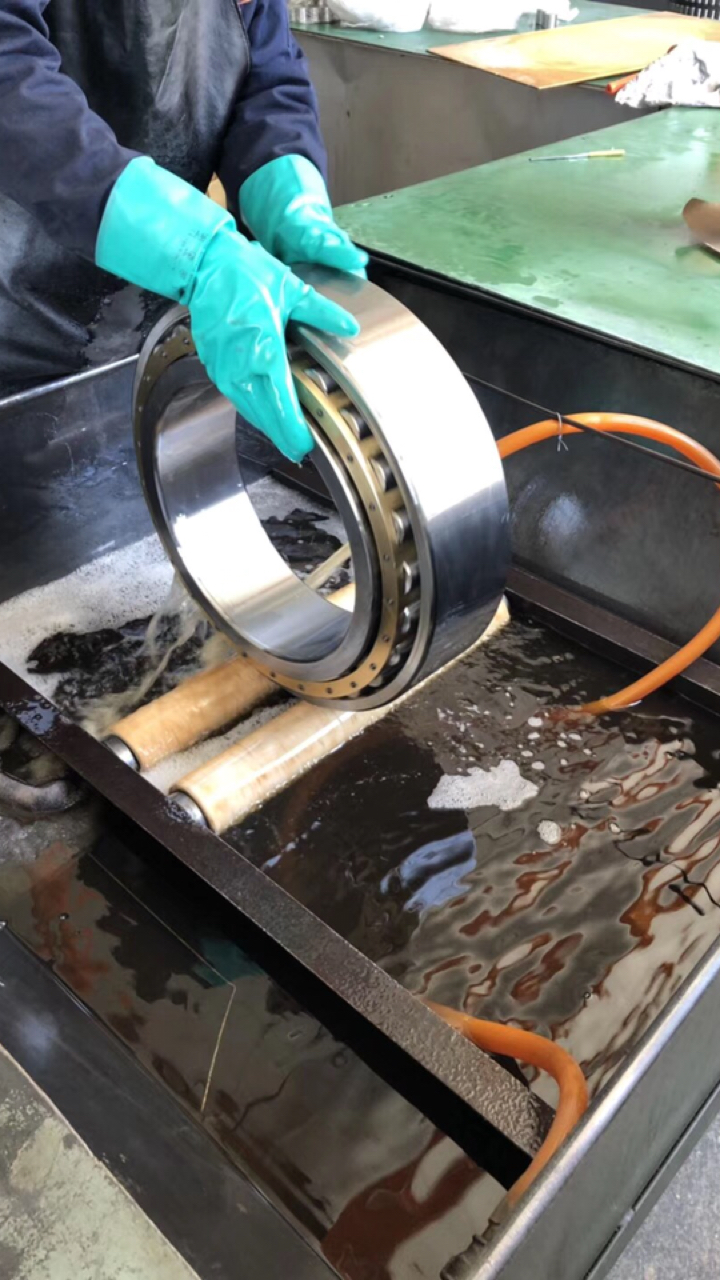 Maintenance, cleaning, inspection, lubrication and installation of bearings